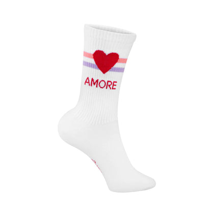 Socken von My Day My Dream. Mit der Aufschrift AMORE und einem großen roten Herz.