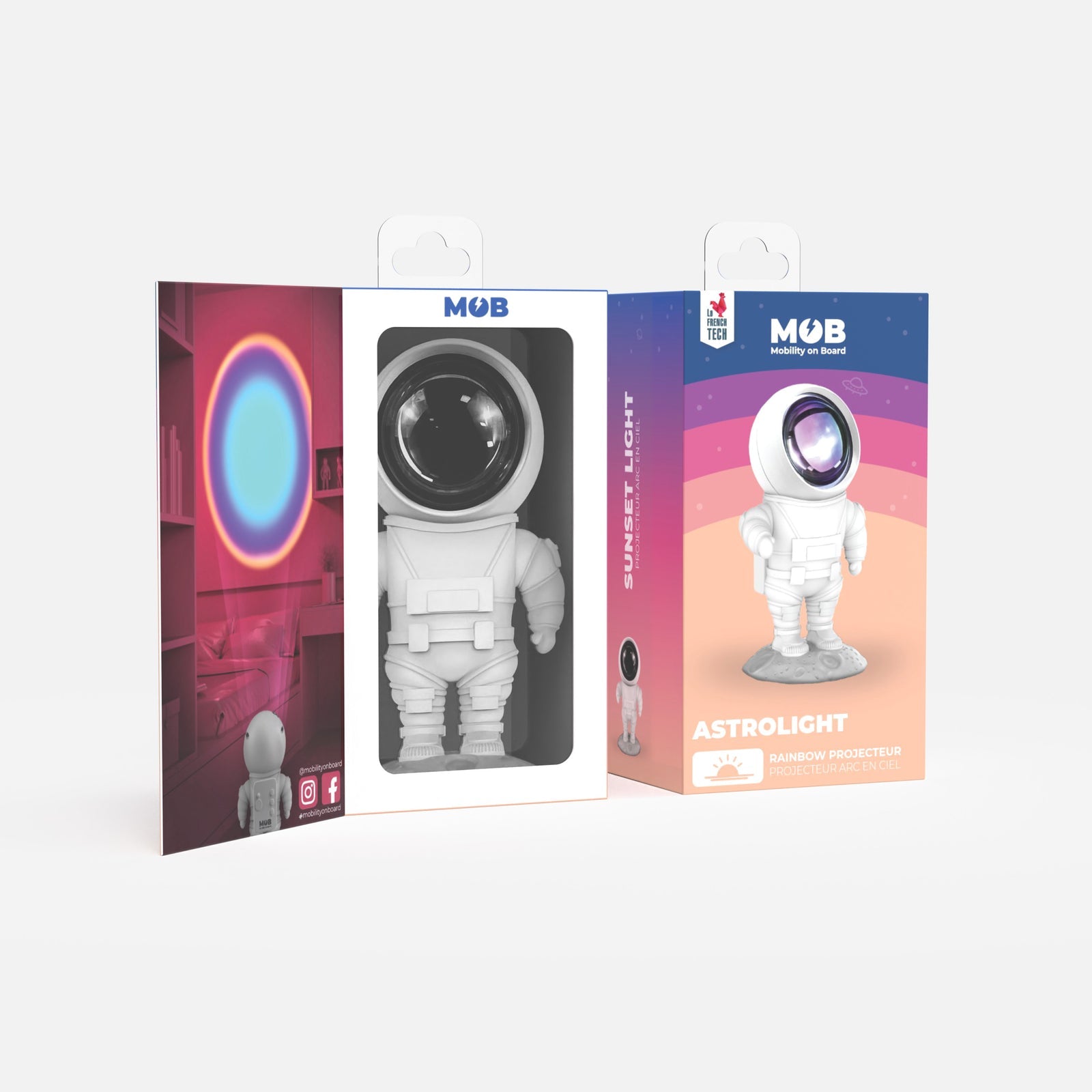 Der kleine Astronaut von MOB strahlt Regenbogenfarben an die Wand.