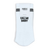 Weiße Herrensocken CALL ME DADDY von NBDC mit schwarzem Schriftzug und Retro-Streifen