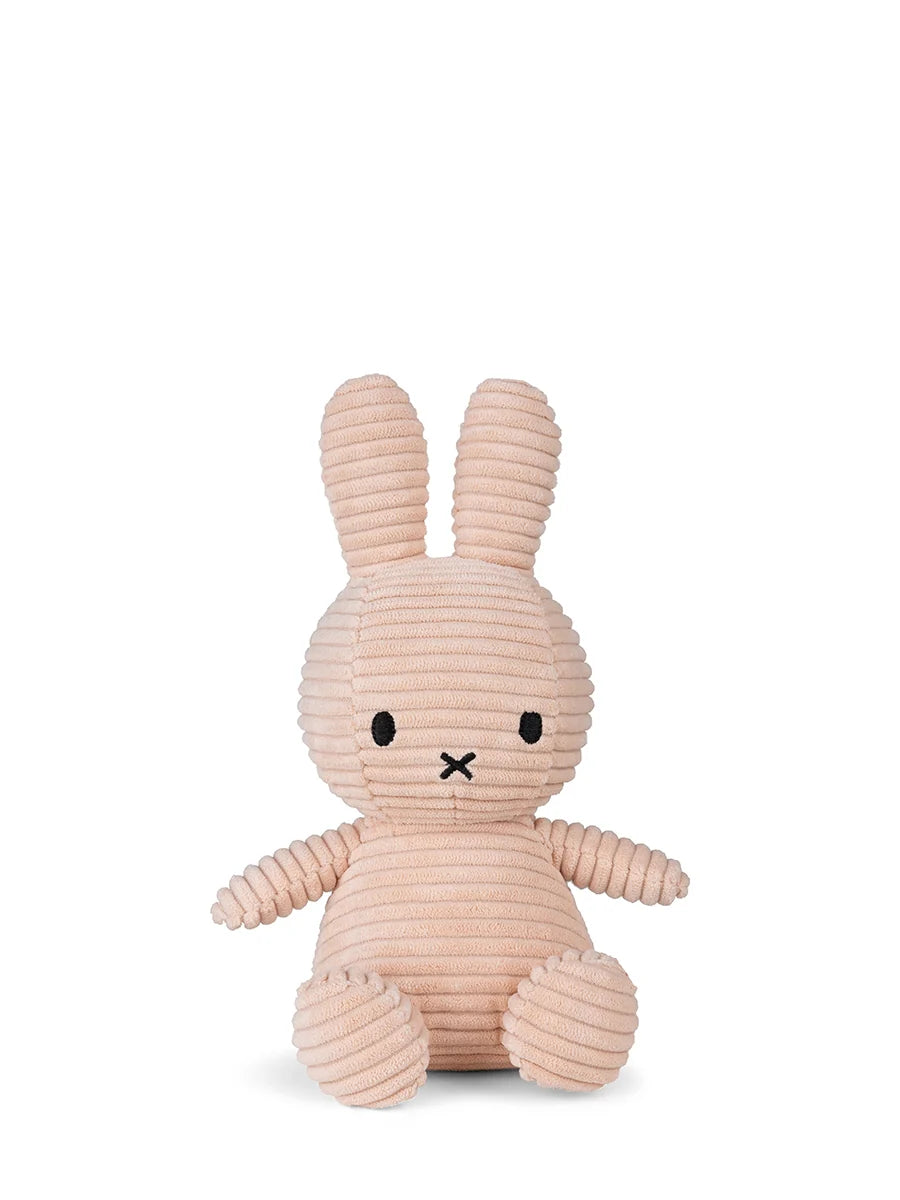 Miffy Corduroy ECO von Bon Ton Toys ist 23 cm hoch und handgemacht.