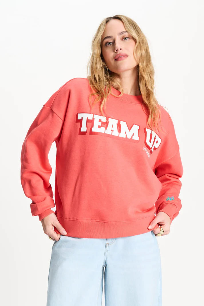Orange Sweatshirt TEAM UP von POM AMSTERDAM mit weißem Print, sportlich-lässiger Look Vibe
