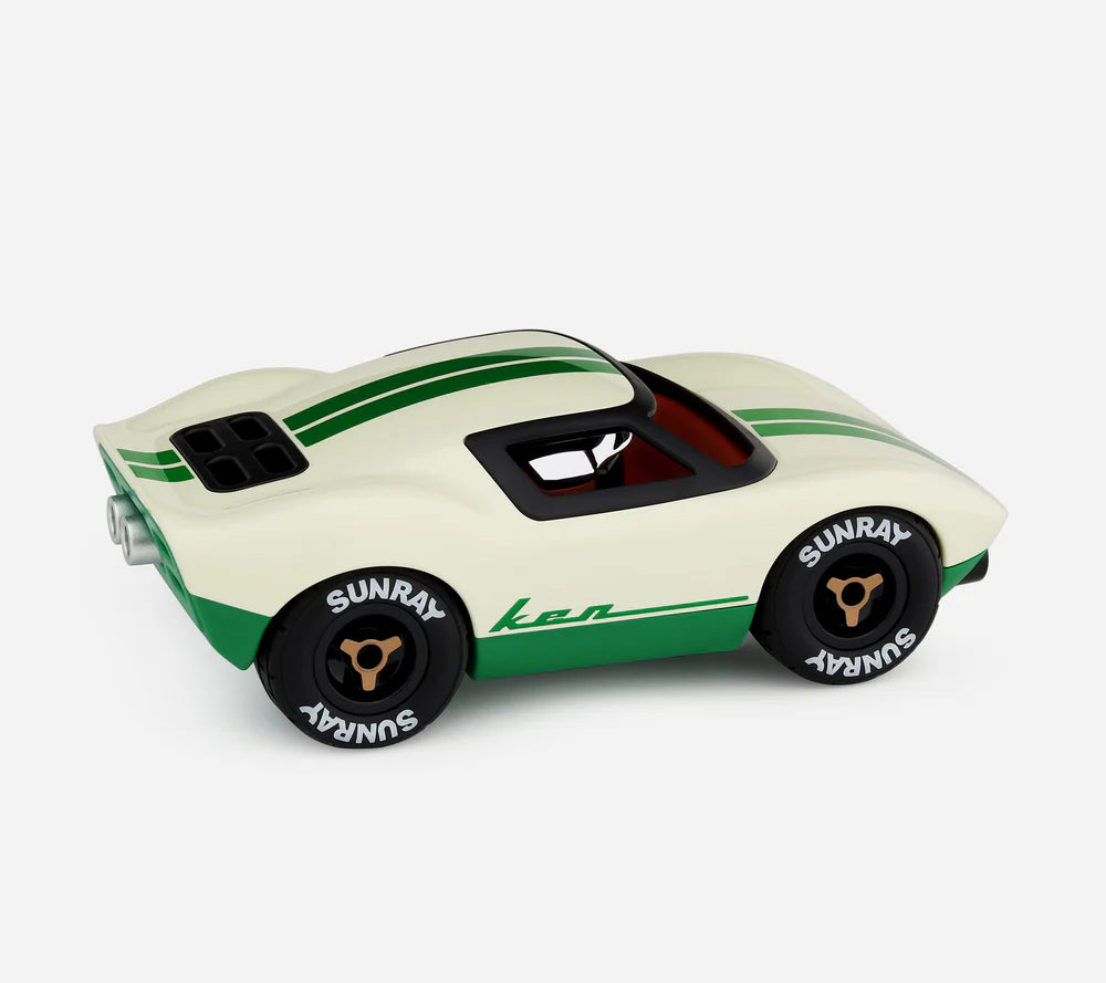 Playforever Ken Cline Rennwagen – cremeweißes Spielzeugauto mit grünen Rallye-Streifen, schönes Geschenk für Kinder