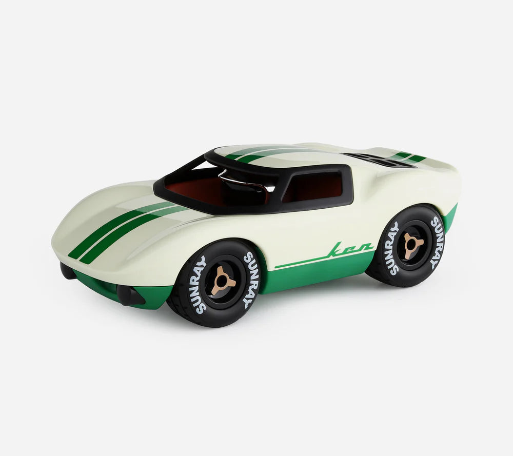 Playforever Ken Cline Rennwagen – cremeweißes Spielzeugauto mit grünen Rallye-Streifen, schönes Geschenk für Kinder