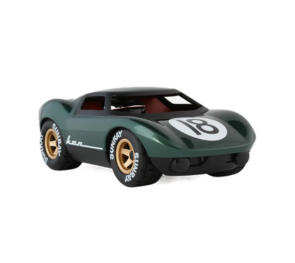 Playforever Ken Rodgers in metallic-dunkelgrün mit „18“ – robustes Rennwagen-Spielzeug und Dekoobjekt fürs Kinderzimmer