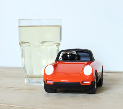 Playforever Luft Biba Spielzeugauto in Orange, robustes Retro-Design mit weich rollenden Rädern bei Nica&