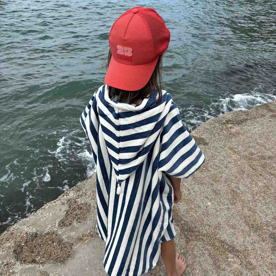Badeponcho für Kinder von Rose in April.
