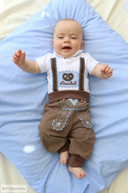 Babyhose im Lederhosenstil mit hellblauer Stickerei, Trachtenhose Baby von P. Eisenherz im Lederhosen-Look