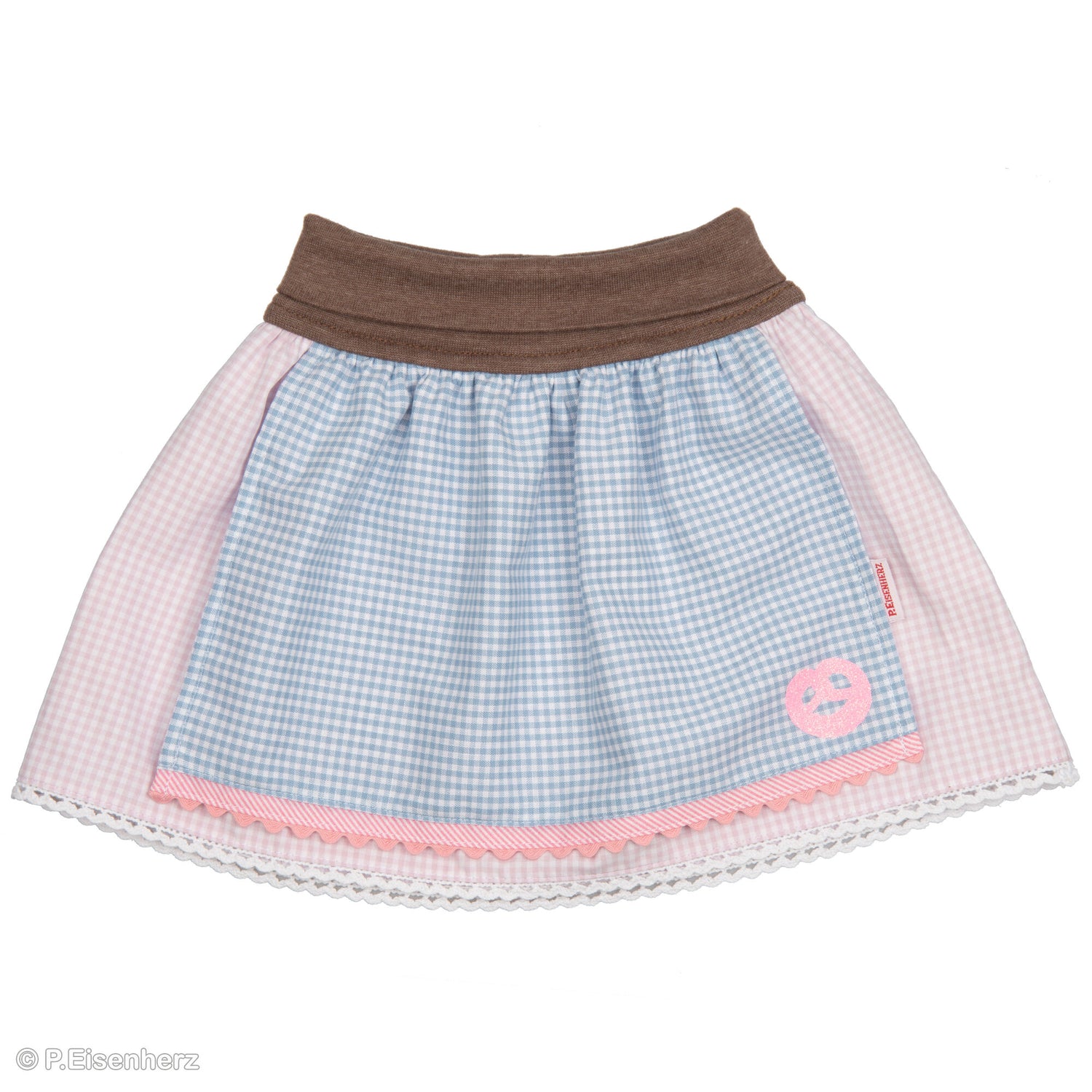P. Eisenherz Trachtenrock für Babys und Kleinkinder in Rosa Vichy-Karo-Muster und hellblauer angenähter Schürze in Vichy-Karo-Muster, Spitzendetails und elastischem braunen Bündchen.