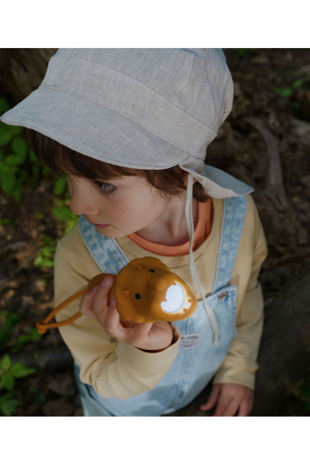 Löwen-Taschenlampe in hellbraun für Kinder von Rabbit &amp; Friends aus weichem Silikon