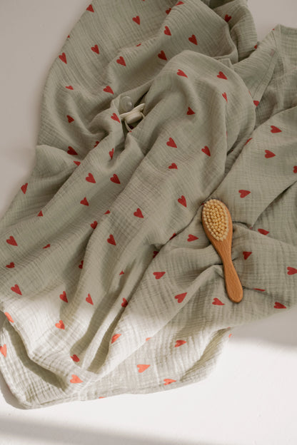 Swaddles von Studio Noos. Schönes bedrucktes super weiches Stilltuch, Pucktuch oder Wickelunterlage aus Biobaumwolle. 
