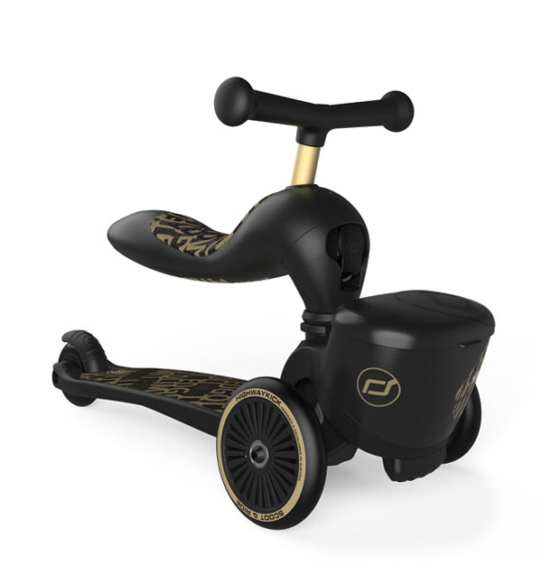 Scoot and Ride Highwaykick 1 Lifestyle Black Gold Kinderroller mit Sitz und Aufbewahrungsbox vorne