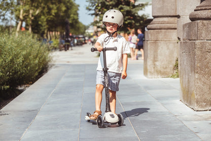 Scoot and Ride Highwaykick 3 LED, Ash, 3-Rad Kinderroller ab 3 Jahren mit LED-Rädern