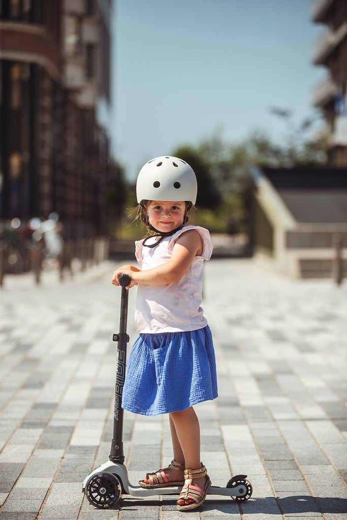 Scoot and Ride Highwaykick 3 LED, Ash, 3-Rad Kinderroller ab 3 Jahren mit LED-Rädern