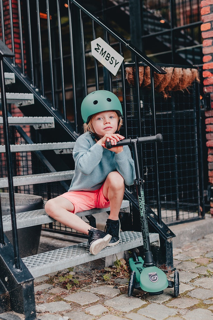 Scoot and Ride Highwaykick 3 LED Forest – sicherer 3-Rad Kinder-Scooter mit LED-Rädern und verstellbarer Lenkstange ab 3 Jahren