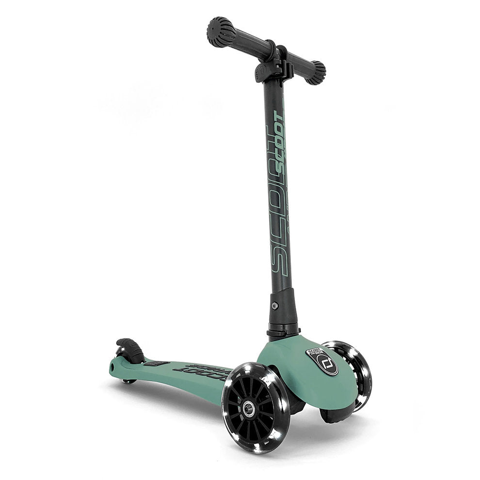 Scoot and Ride Highwaykick 3 LED Forest – sicherer 3-Rad Kinder-Scooter mit LED-Rädern und verstellbarer Lenkstange ab 3 Jahren