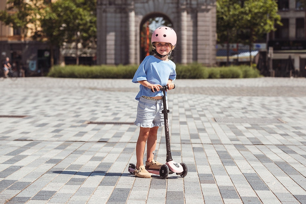 Scoot and Ride Highwaykick 3 LED Rose – sicherer Kinder-Scooter mit LED-Rädern und verstellbarer Lenkstange ab 3 Jahren