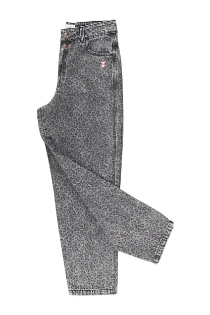 Detailansicht der Animal Print Jeans Washed Black von Sisters Department mit Animal-Muster