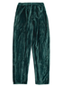 Die Sisters Department Samthose, Green Velvet ist eine elegante Samthose in sattem Grün. Durch den elastischen Bund und die seitlichen Taschen ist sie sehr bequem zu tragen