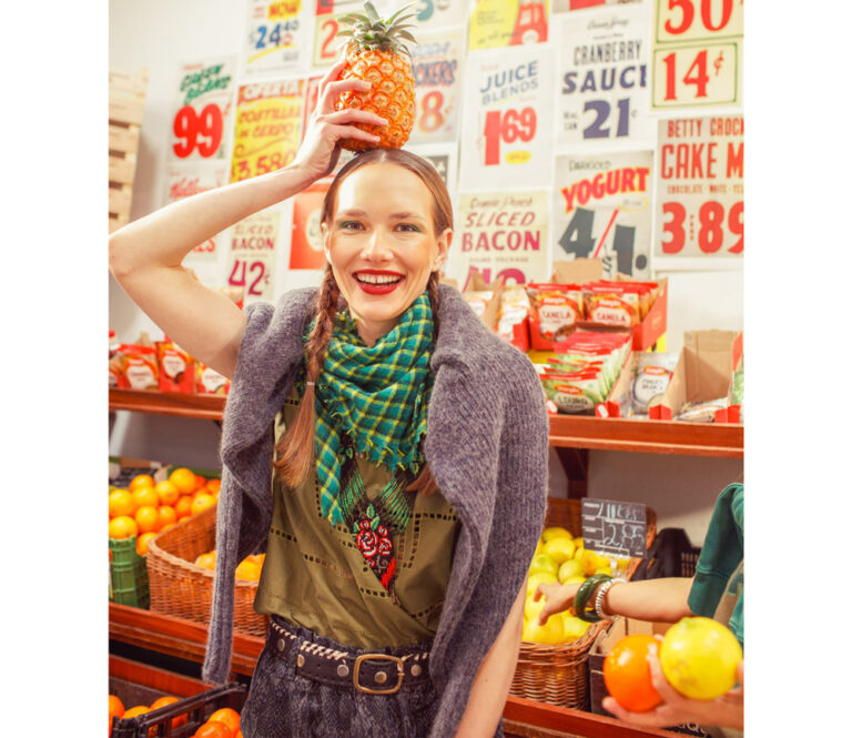 Der Sisters Department Strickpullover, Ecru setzt ein modisches Statement