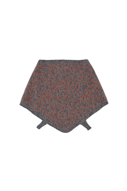 Rückansicht des Strick-Bandanas Animal Print Grau von Sisters Department