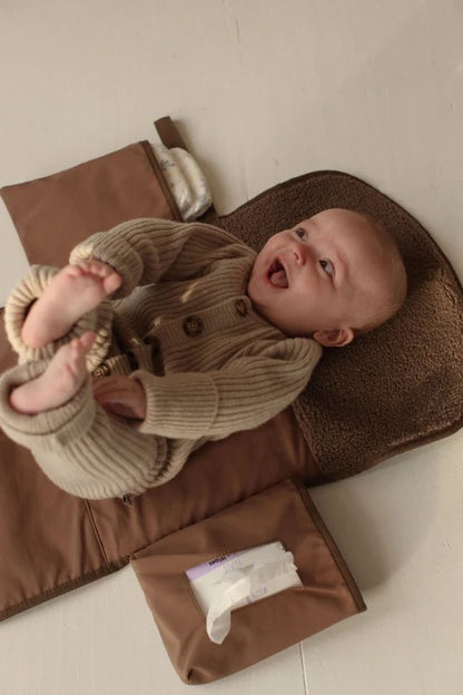 Teddy-Wickelauflage Plus in Braun als weiche Wickelunterlage für Babys, ideal für Erstausstattung und Geschenk zur Geburt