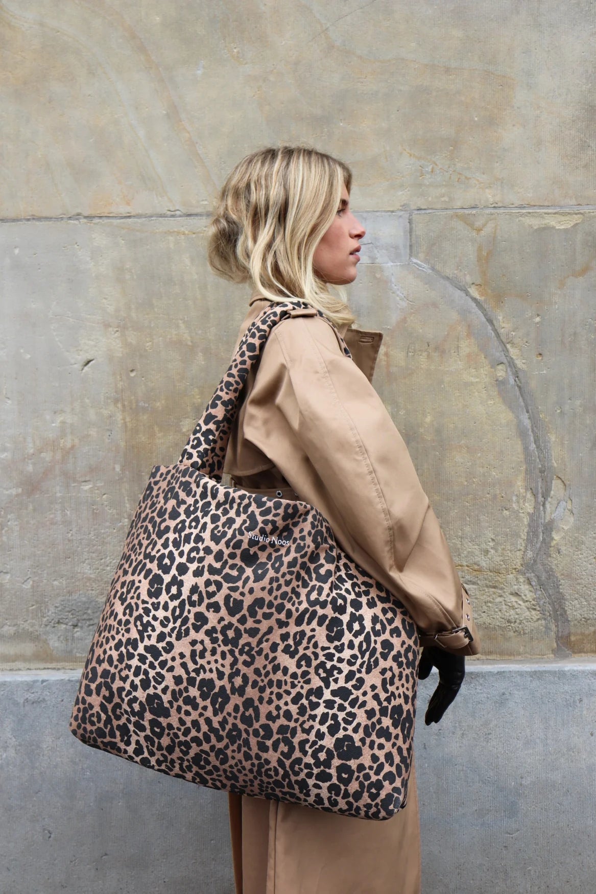 Brown Leopard Cotton Mom-Bag von Studio-Noos, große Henkeltasche aus Baumwolle mit Leo-Musterv