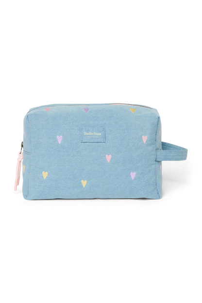 Denim Kosmetiktasche – Hellblau mit Pastell-Herzen