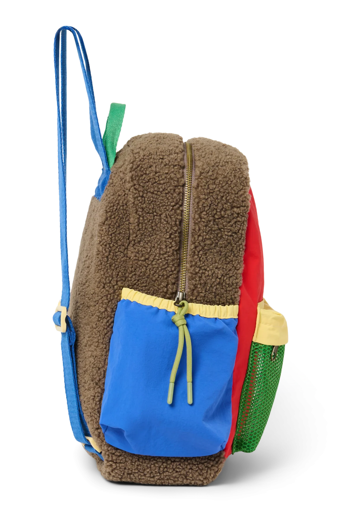 Seitenansicht: Studio Noos Patchwork Mini-Rucksack l Fiery Red in bunten Farben mit braunem Teddy-Stoff, roten Patchwork-Details und blau-grün-gelben Akzenten