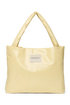 Vorderansicht: Studio Noos Vegan Leather Mom Bag in Buttergelb mit gepolsterten Griffen und kleinem Studio Noos Amsterdam Label vorne