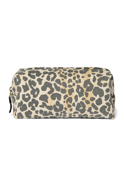 Wattierte Kulturtasche aus weicher Baumwolle im Leolook von Studio Noos. 