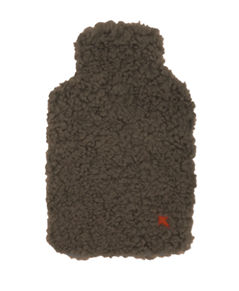 Wärmflasche im Set in der Farbe Taupe, Accessoires POLAR HÜLLE aus Lammfell von UNIO Hamburg bei Nica&