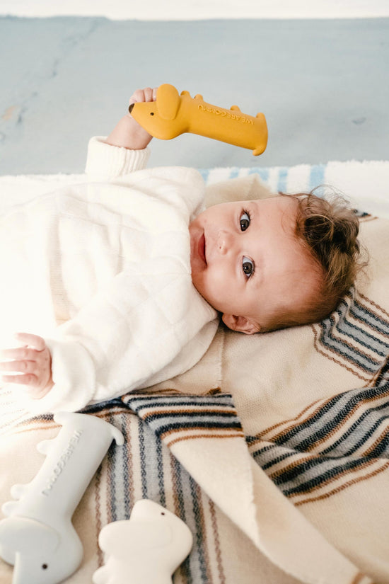 Beisspielzeug von We Are Gommu aus Havea - Naturkautschuk. Modell Dackel.