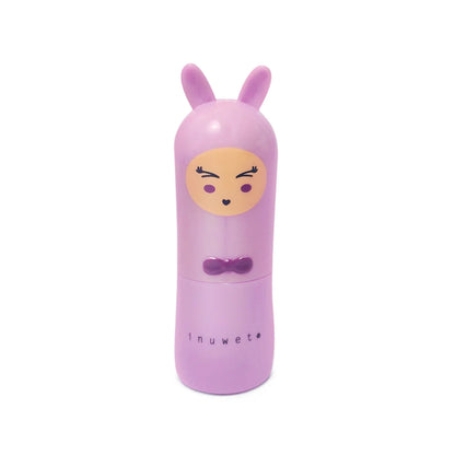 inuwet Lippenbalsam Marshmallow mit süßem violettem Design und Hasenohren im typischen inuwet LookLook