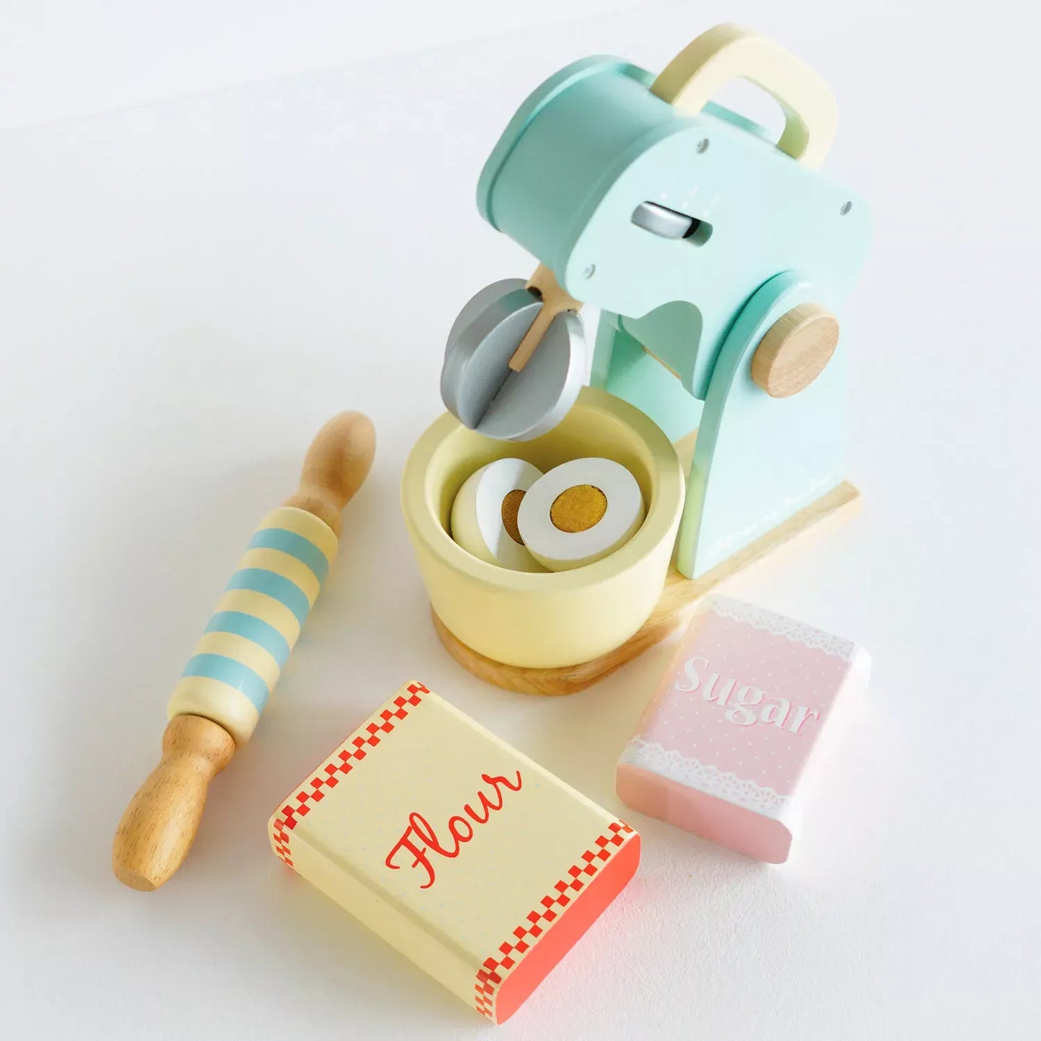 Mixer Set von LE TOY VAN bei Nica’s Cosmos, detailreiches Holz-Backset mit Mixer, Schüssel und Zutaten für kreatives Rollenspiel in der Kinderküche