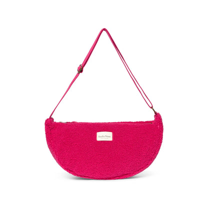 Crossbody Bag für Erwachsene aus Teddystoff von Studio Noos. Jede Tasche ist ein Unikat.