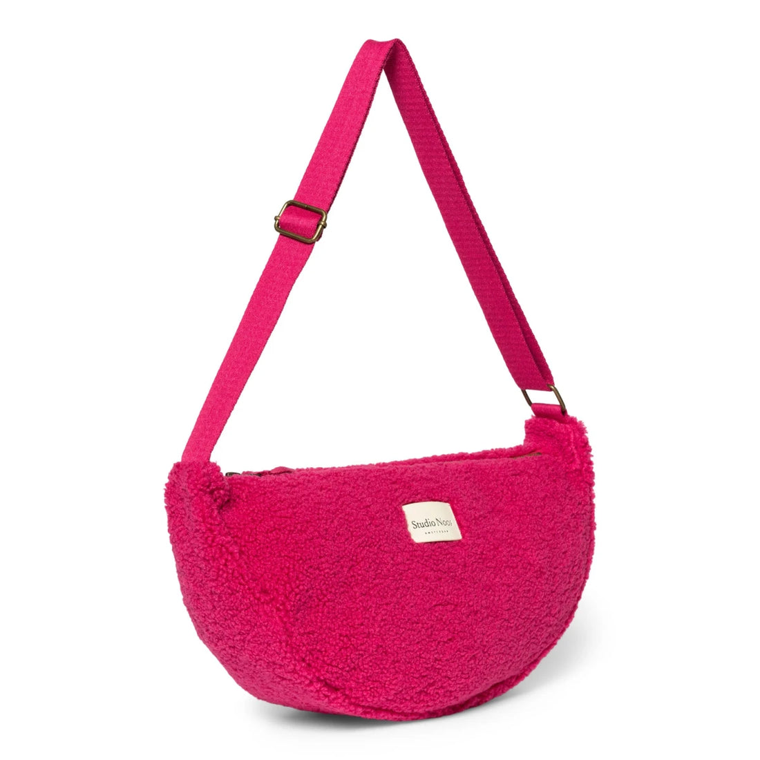Crossbody Bag für Erwachsene aus Teddystoff von Studio Noos. Jede Tasche ist ein Unikat.