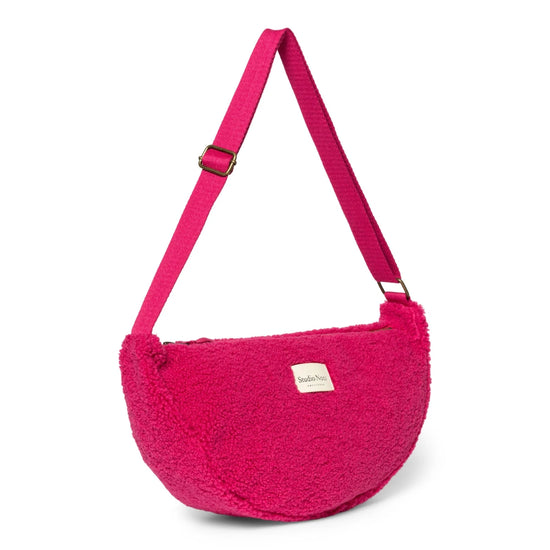 Crossbody Bag für Erwachsene aus Teddystoff von Studio Noos. Jede Tasche ist ein Unikat.