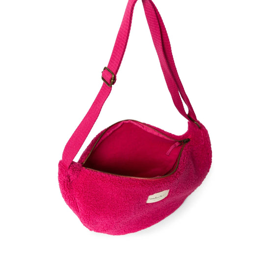 Crossbody Bag für Erwachsene aus Teddystoff von Studio Noos. Jede Tasche ist ein Unikat.