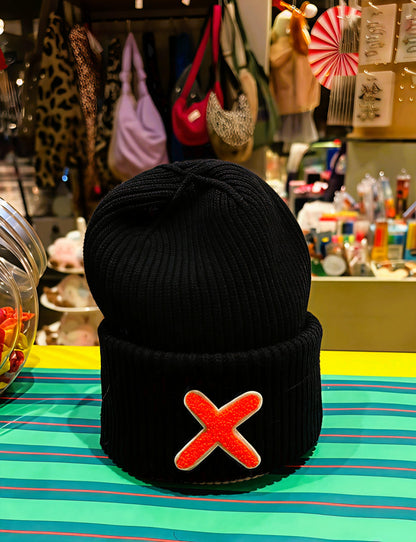 UNIO Hamburg LUMI X Mütze, Farbe navy, warme Unisex-Wintermütze, feines Maschenbild, längerer Schnitt mit Umschlag, markantes X-Detail