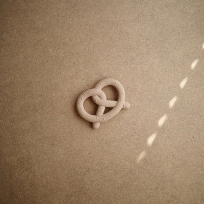 Beißspielzeug Brezel