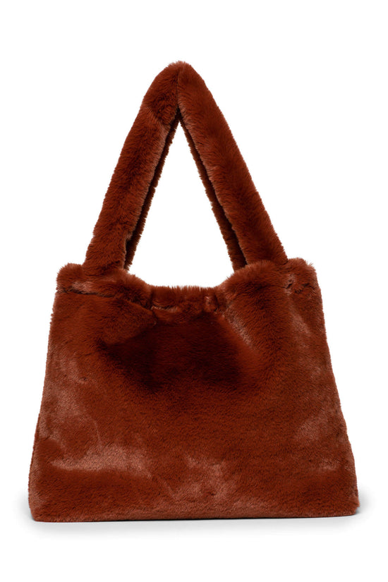 Fake Fur Mom Bag von Studio Noos.